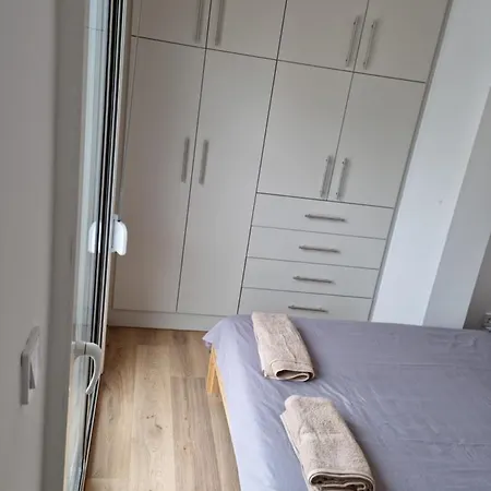 New House In Pireas Port Apartment